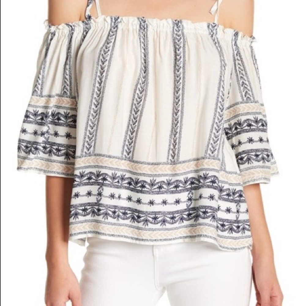 Never worn - Sadie & Sage Cold Shoulder Top